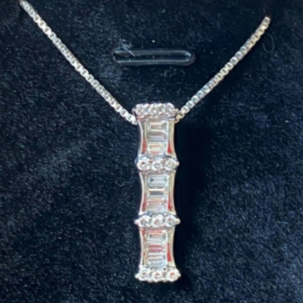 14kt solid gold .54CTW Genuine Diamonds Pendant natural